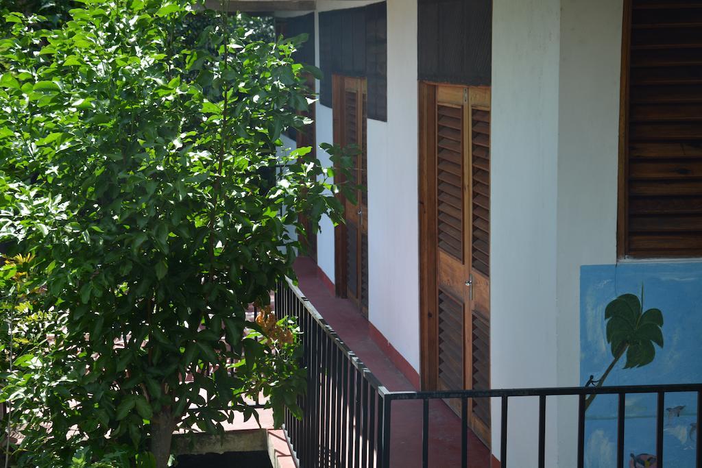 Uptown Guesthouse Soufrière Exterior foto